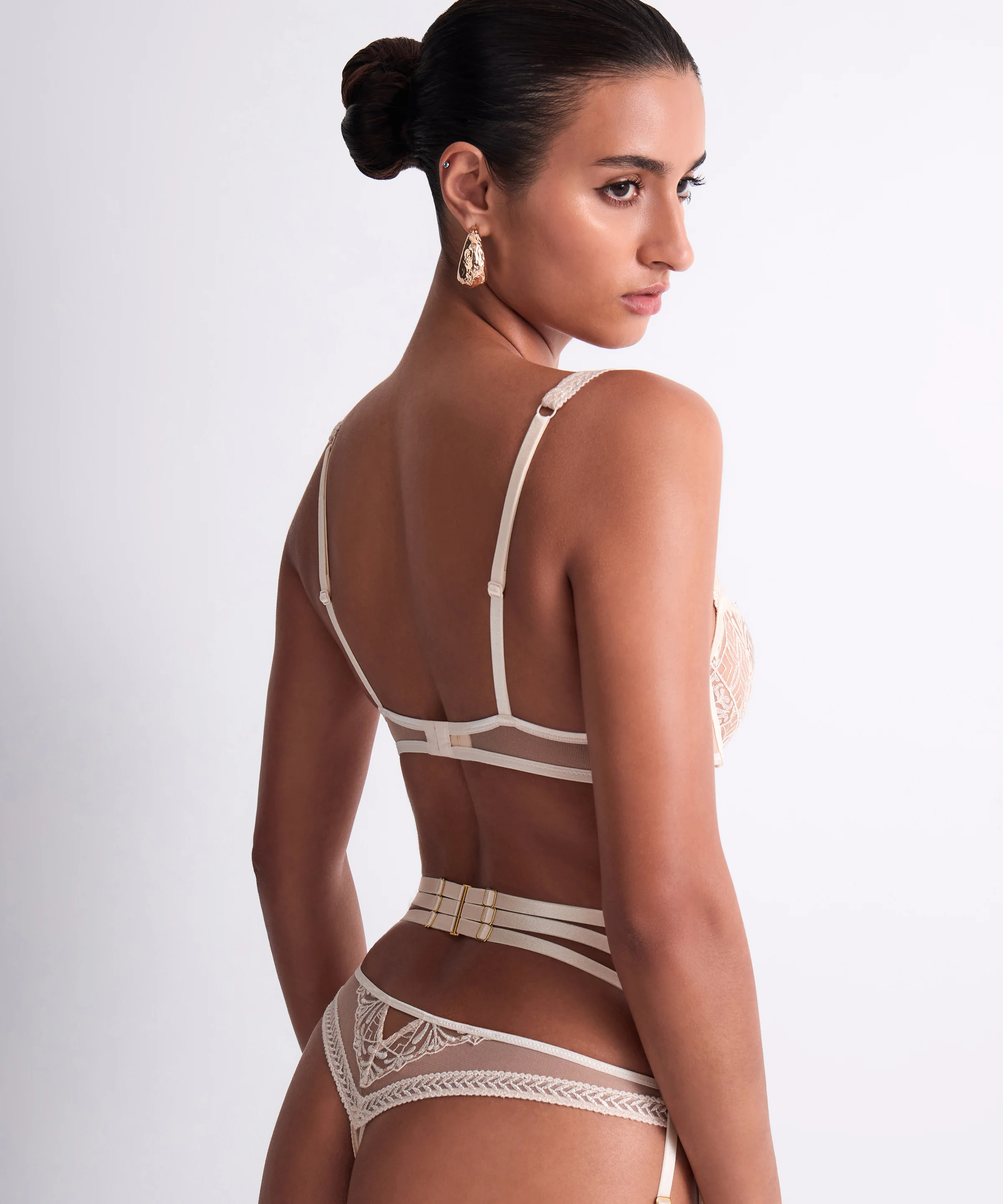 Iconic Calypso Soutien-gorge Corbeille avec armatures Dune - Image 3